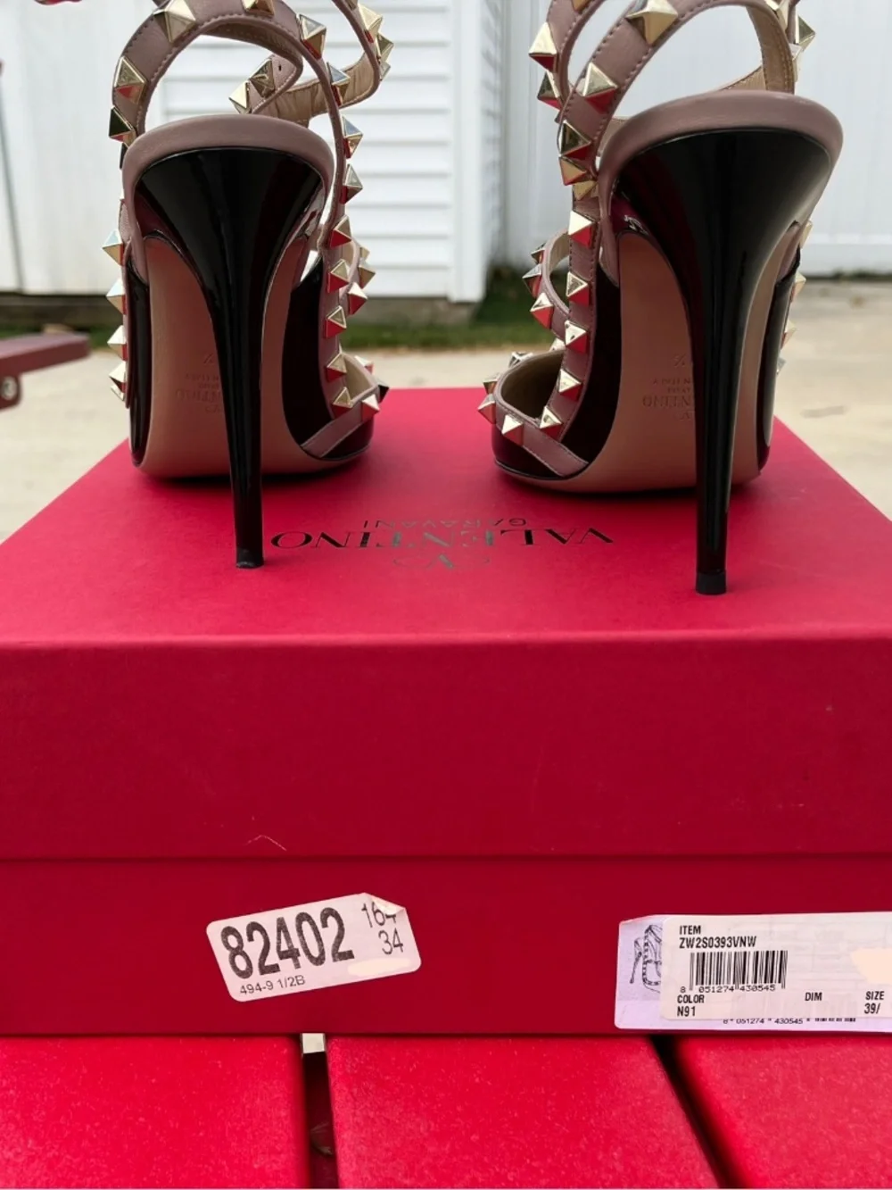 Valentino Garavani Patent Rockstud Caged Pumps 100 MM Black/Poudre- Authentic - Picture 6 of 14